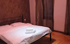 Kiev Road Apartment